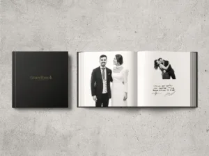 Álbum negro de portada dura en material premium,